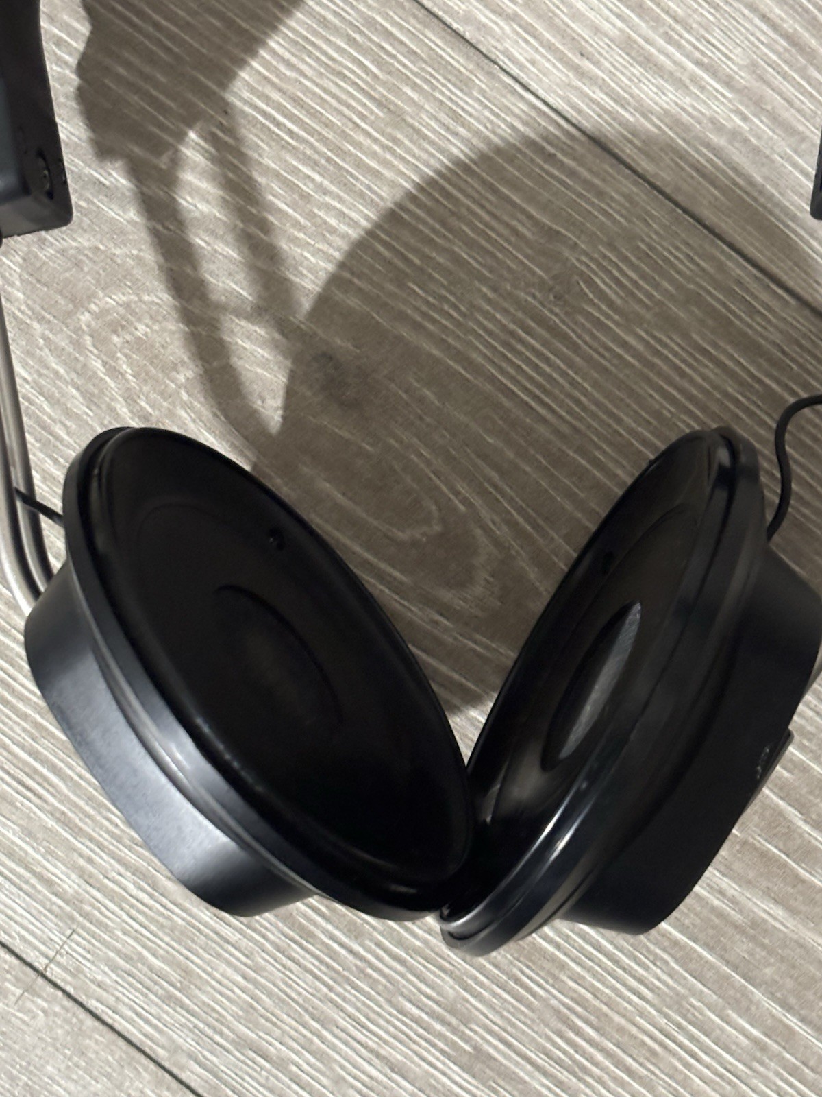 Fostex T20 Professional Studio Headphones WORKING – (NEED EAR-PADS AND WIRE)