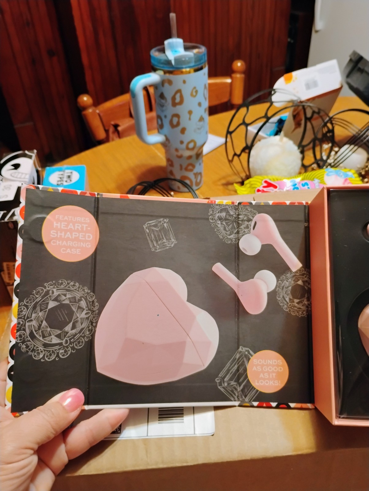 FAO Schwarz Pink Wireless Ear Buds With Heart-Shaped Charge Case