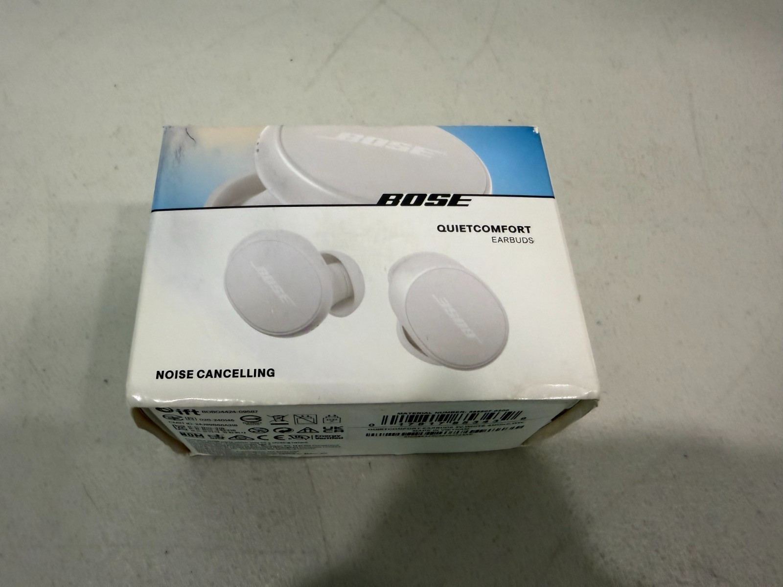 New Bose QuietComfort Wireless Noise Cancelling Earbuds White Smoke – SEALED