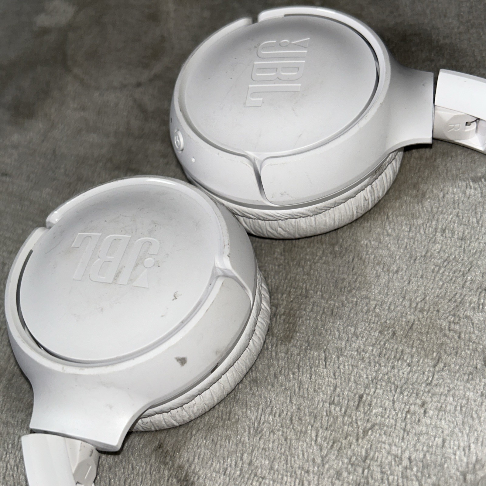 JBL TUNE 520BTR wireless on-ear headphones WHITE