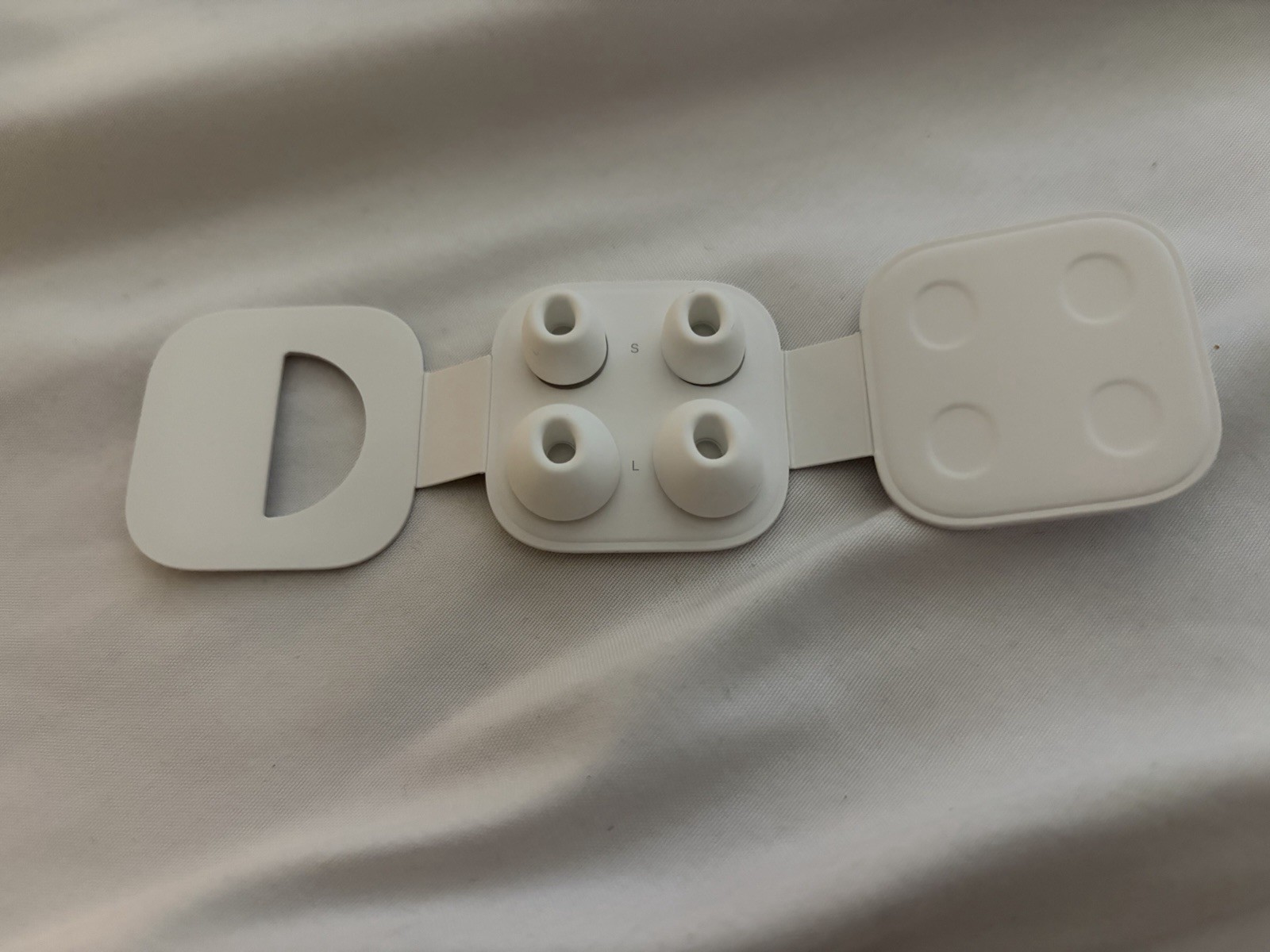 apple official airpods pro 1st gen complete used
