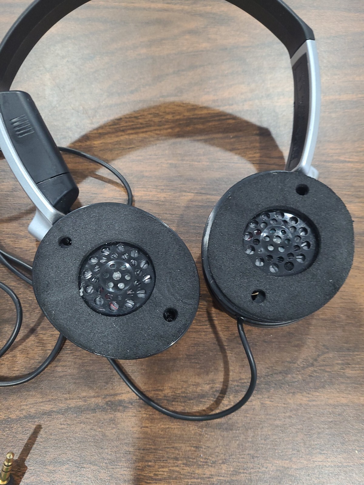 Sony MDR-NC6 Active Noise Cancelling Headphones Over-Ear Silver