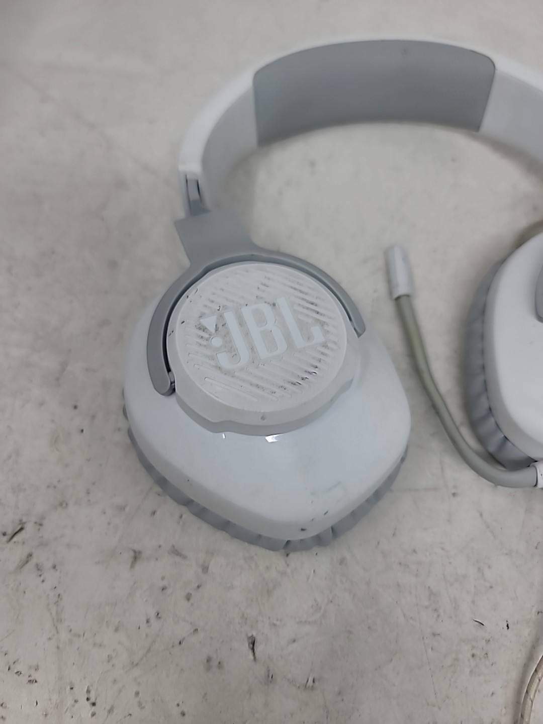 JBL Quantum 100 Over-ear Headphones – White