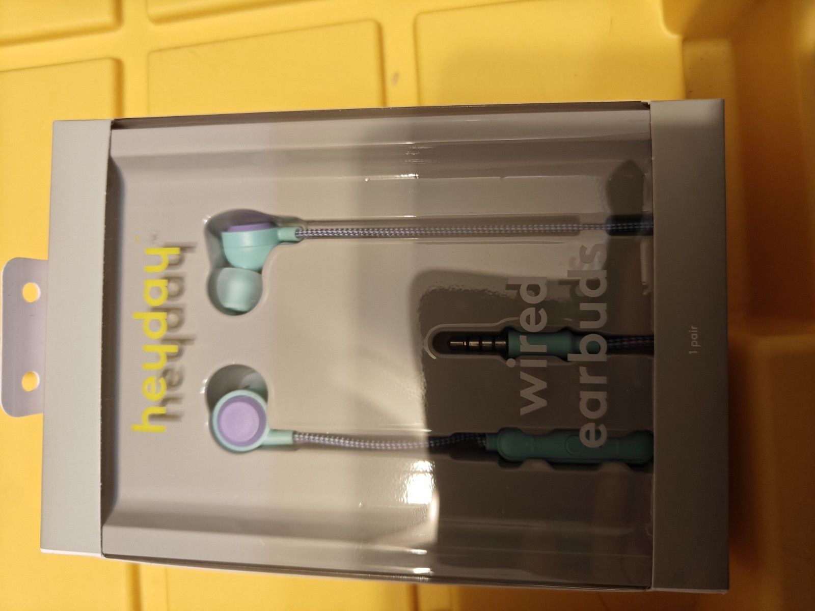 YH4- Lot Of 3 Heyday Wired Earbuds w/ Microphone 3.5mm Aux Jack Headphones