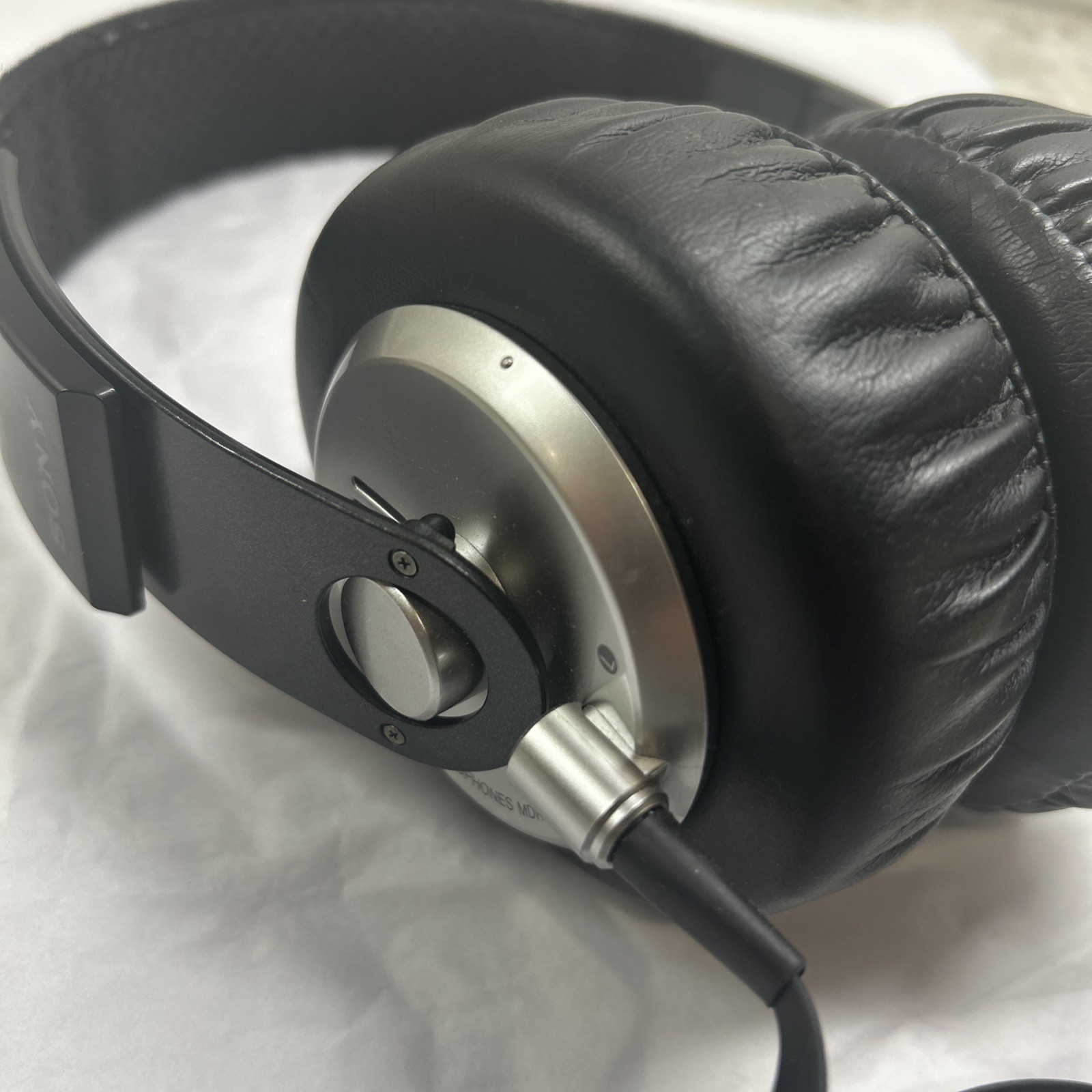 VTG Black Sony MDR-XB500 Extra Bass Closed-Back Wired Stereo Headphones – Tested