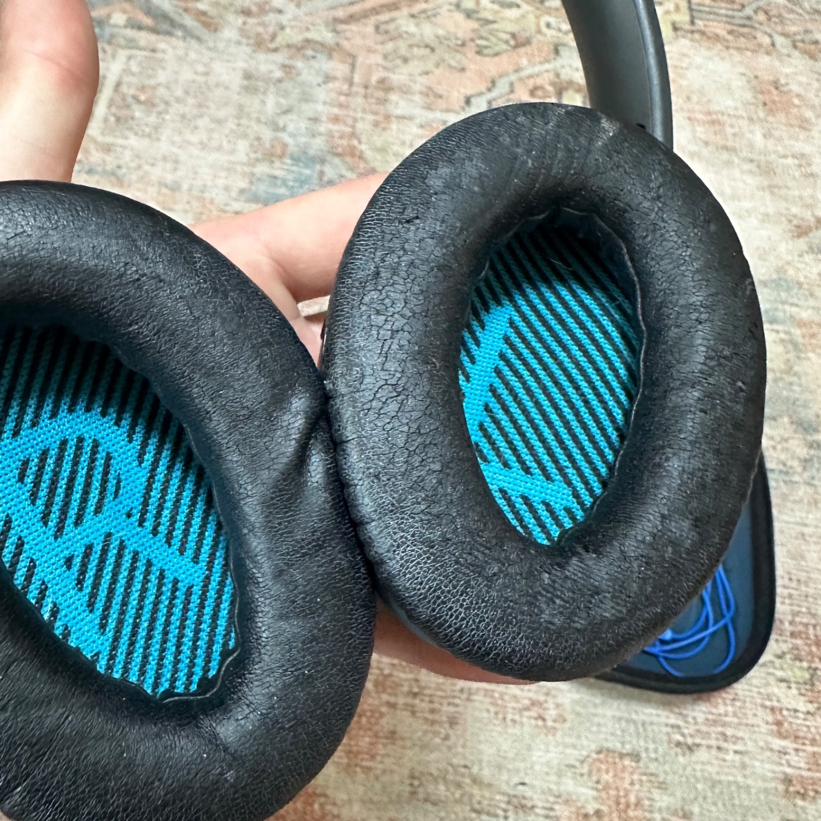 Bose QuietComfort 25 QC25 Wired Noise Cancelling Headphones with Case and Cable