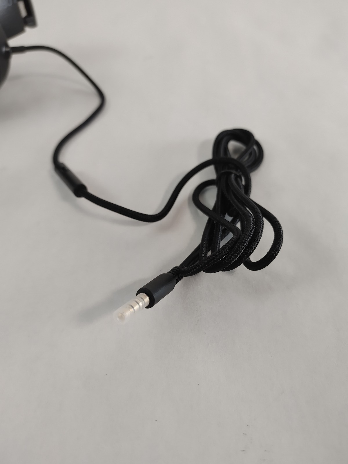 Lot of 10 New LORELEI X6 Over-Ear Headphones with Microphone, Lightweight