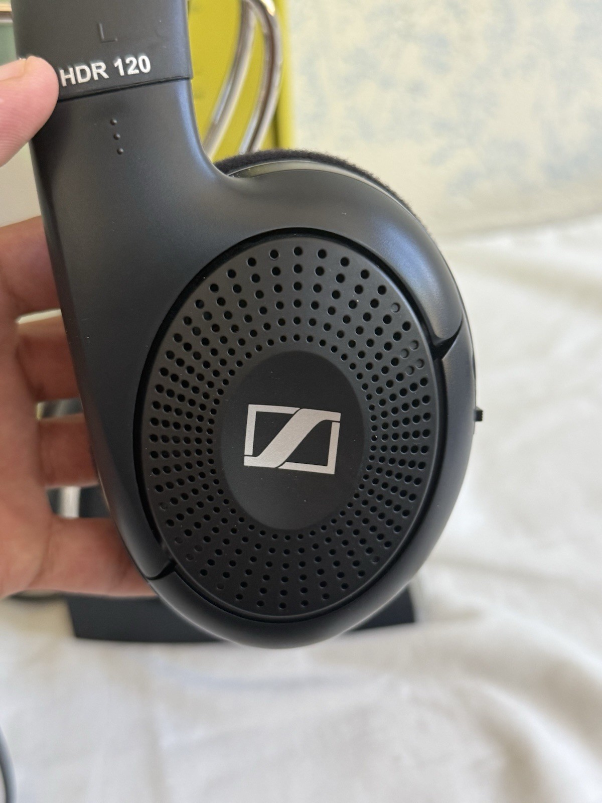 Sennheiser RS 120 Wireless Headphone System HDR 120 w/ Box Base Cord Untested