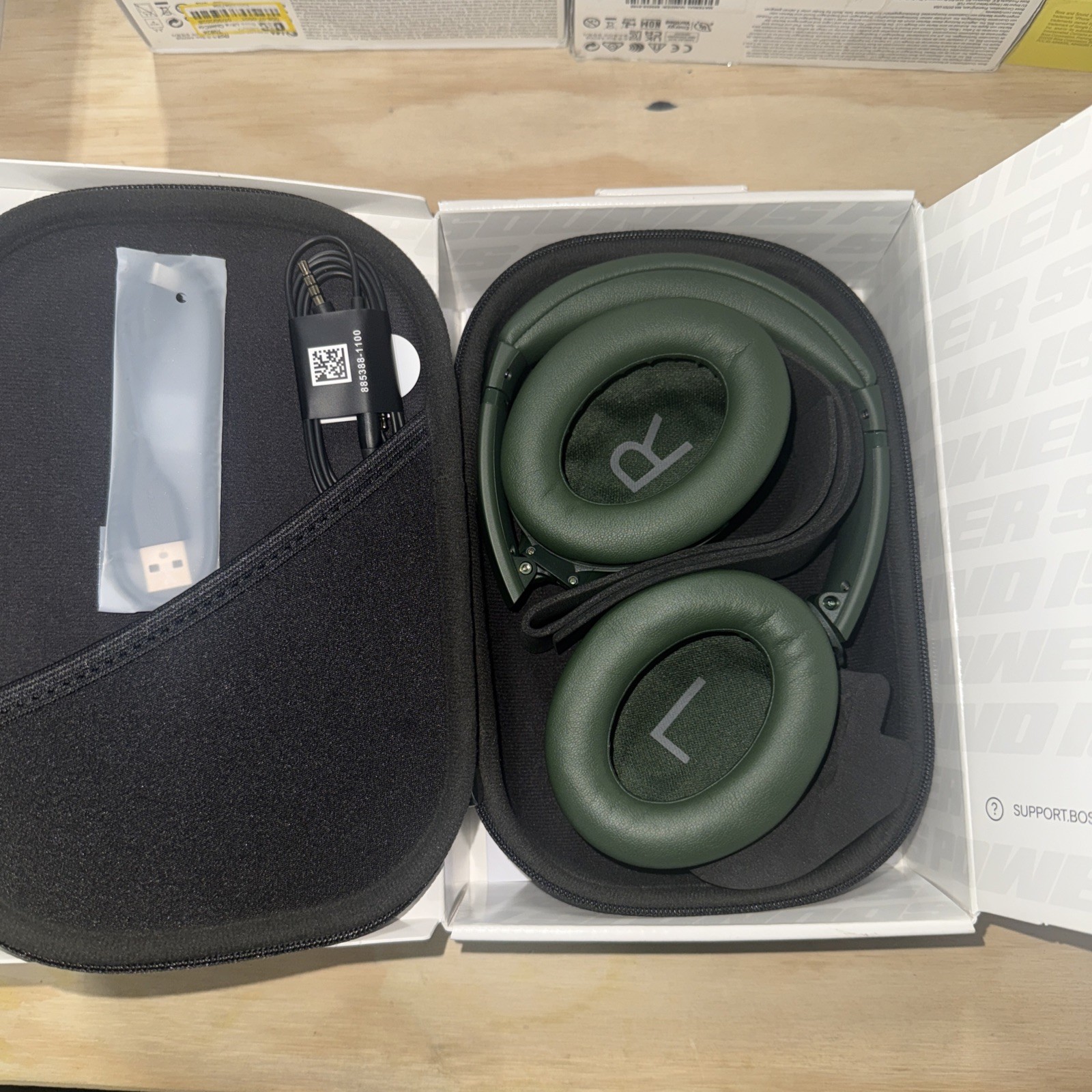 Bose QuietComfort Wireless Over-Ear Headphones – Green
