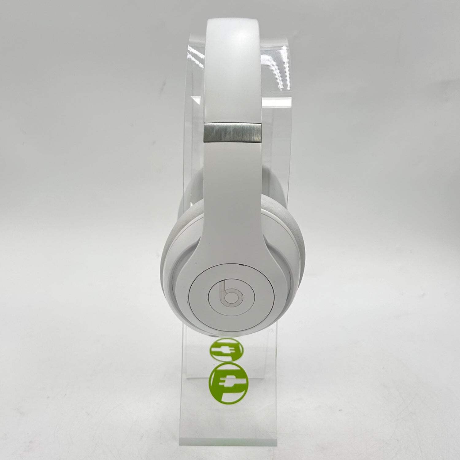 Beats Studio Pro Wireless Over-Ear Bluetooth Headphones White A2924