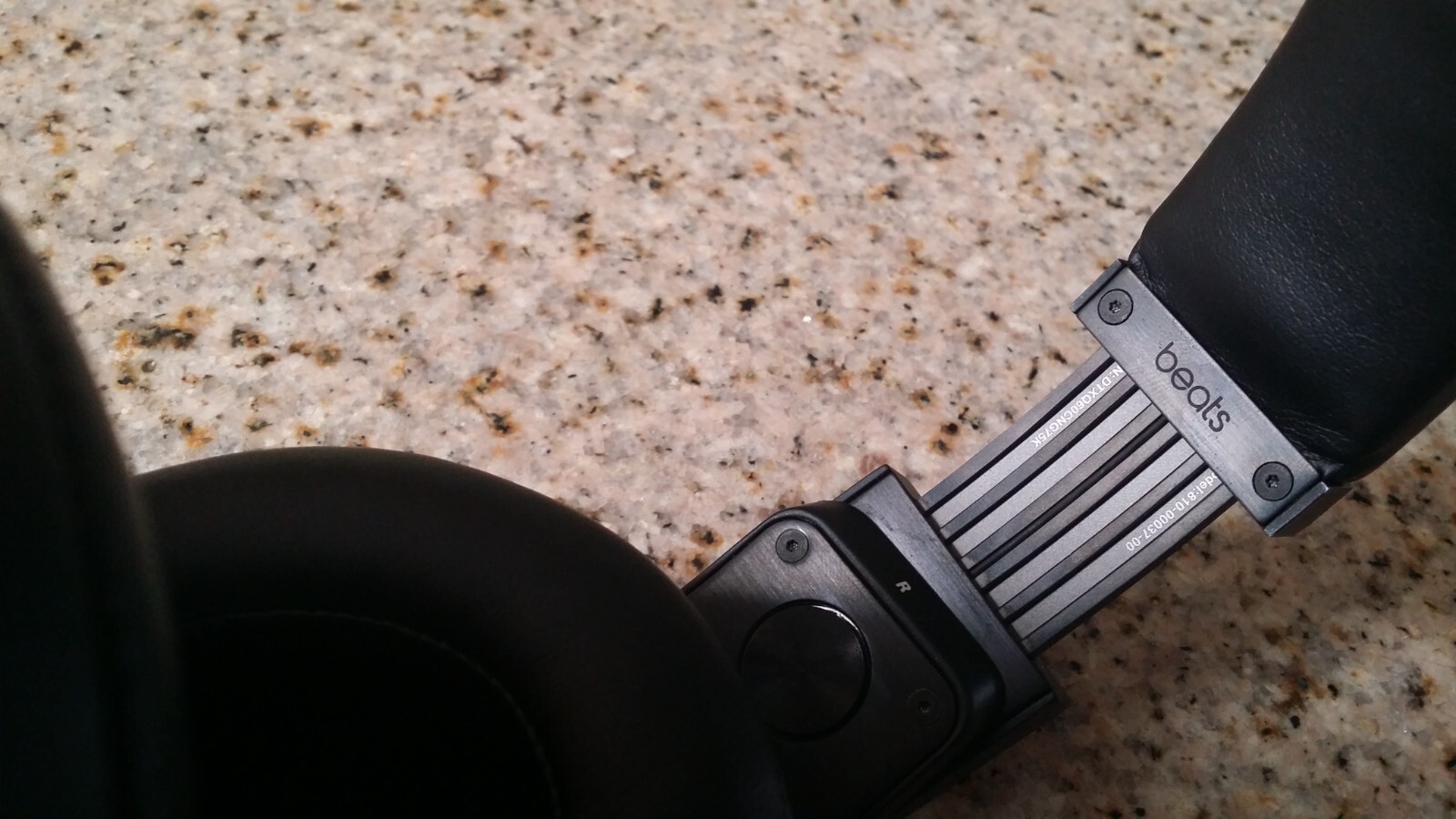 Apple Beats by Dr. Dre Pro Beats Over the Ear Headphones – Black color New !