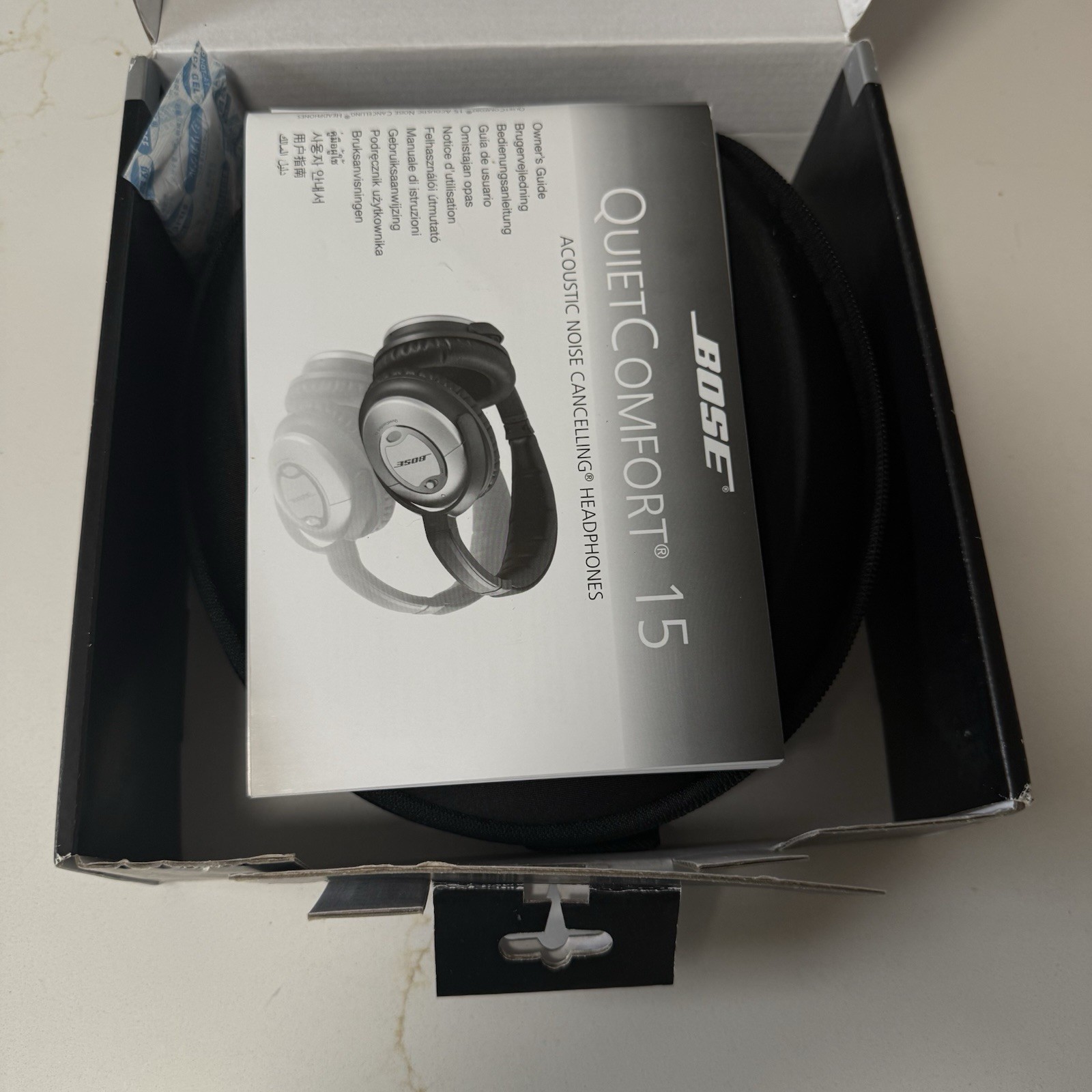 Bose QuietComfort 15 Headphones – Silver/Black with case Noise Canceling