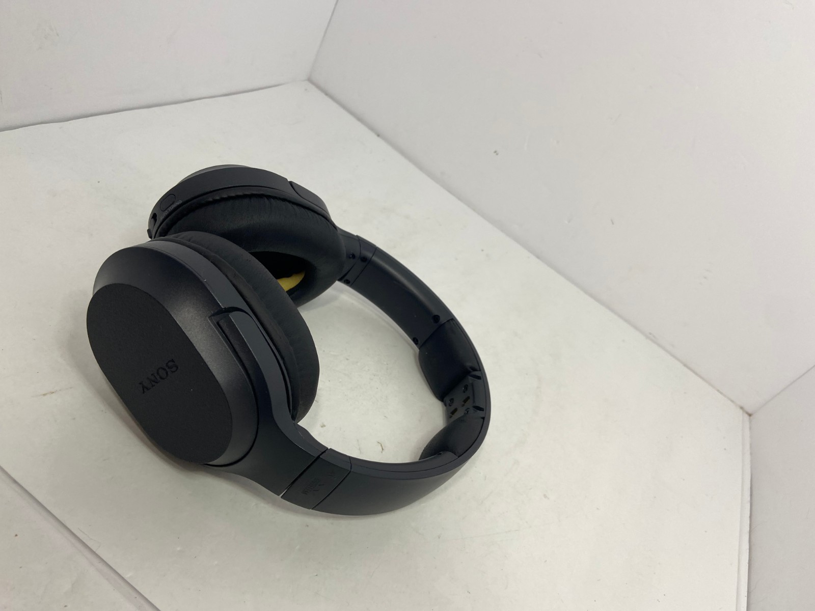 Sony WH-RF400 Wireless Over-Ear Headphones w/RF Stereo/TV Transmitter No Charger