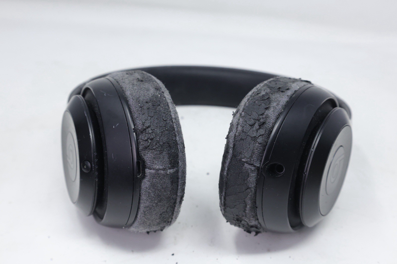 Beats by Dr. Dre Studio3 Over the Ear Wireless Headphones – Black