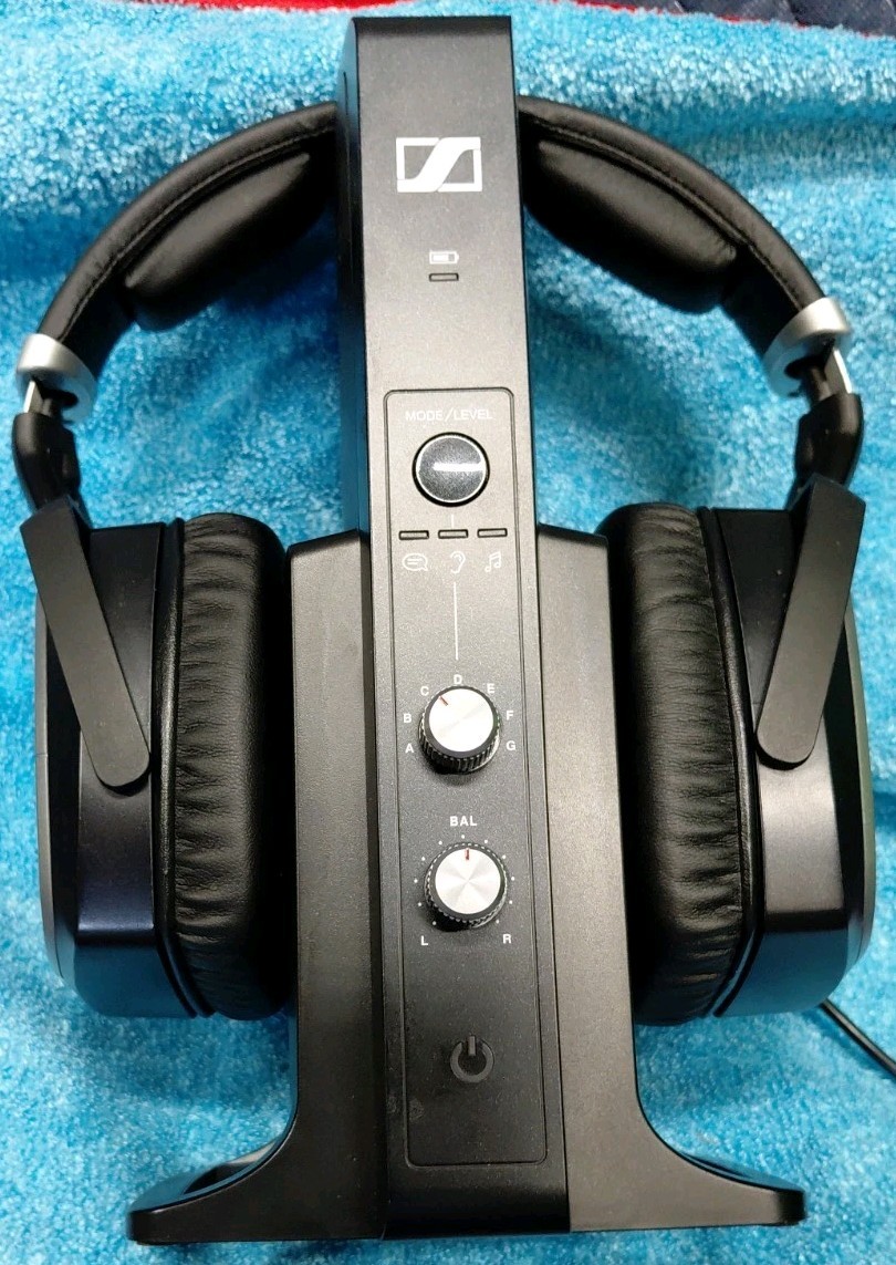 Sennheiser RS 195 RF Wireless Headphone System for TV Listening
