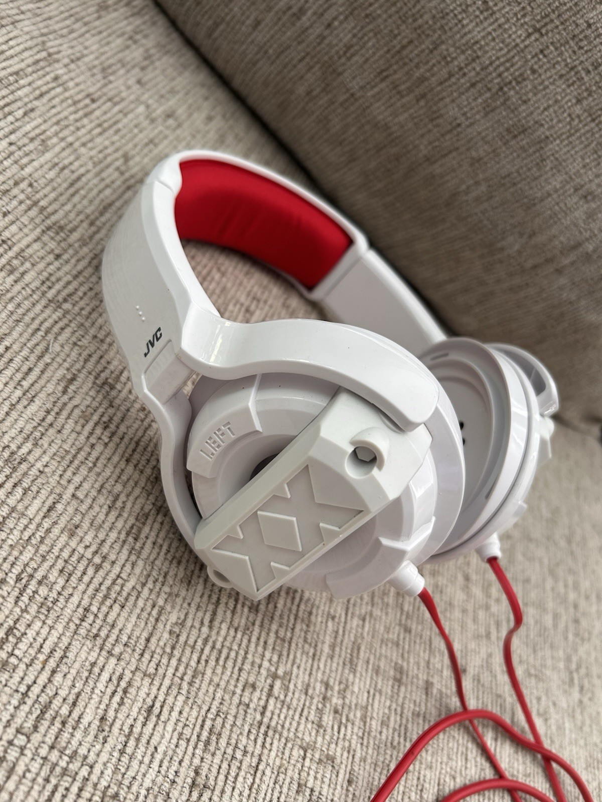 JVC XX Xtreme Xplosives Bass Over Ear Wired Headphones White Red*See Description