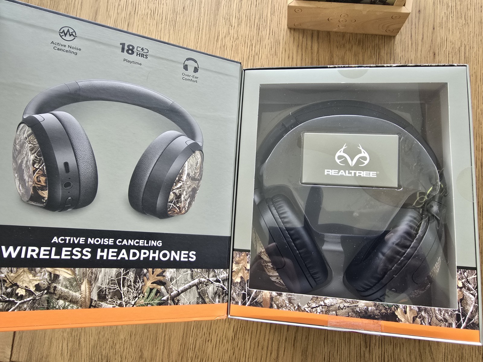 Realtree Noise Canceling Bluetooth Wireless Over-Ear Headphones Black Camo