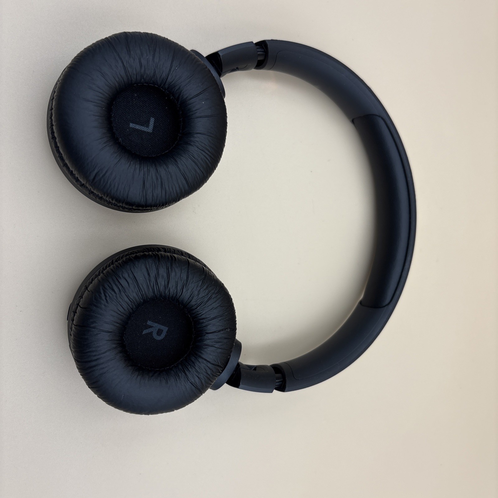 JBL TUNE 670NC Wireless On Ear Bluetooth Headphones with Noise Cancelling