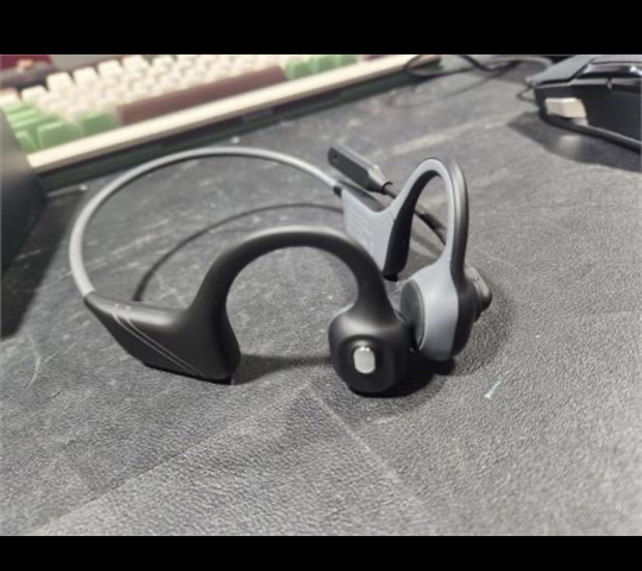 Hostena Bone Conduction Headphones with Mic, Open-Ear Headphones with Noise