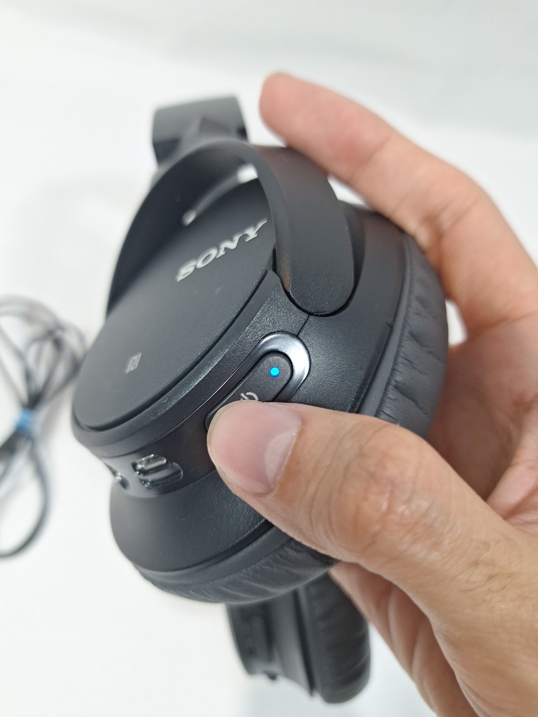 Sony WH-CH700N Wireless Over-Ear Noise Canceling Headphones Tested & Works