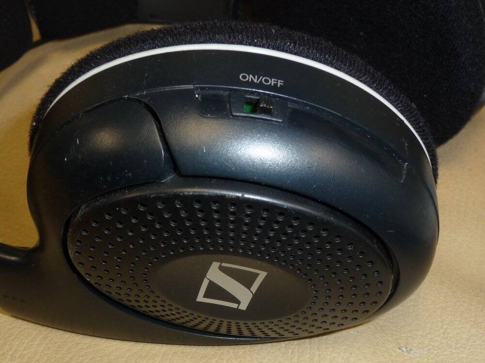 Sennheiser RS 120 Sound Experience Max Comfort Wireless Headphones Very Good