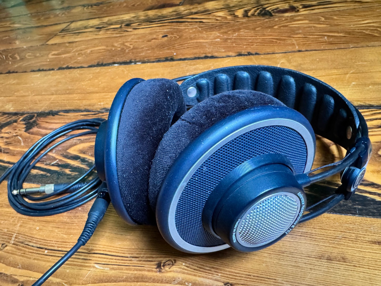 AKG K702 Pro Audio Audio Channel Reference Studio Headphones