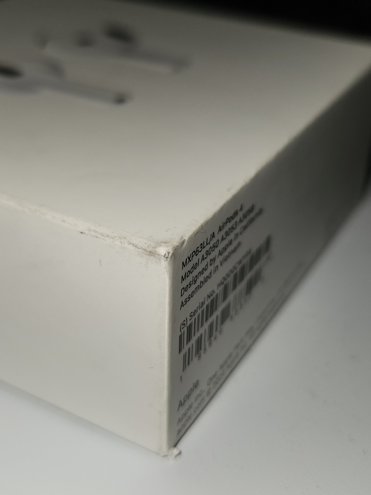 Apple AirPods 4 Wireless w/ Charging Case White (READ DESCRIPTION SEE PICTURES)