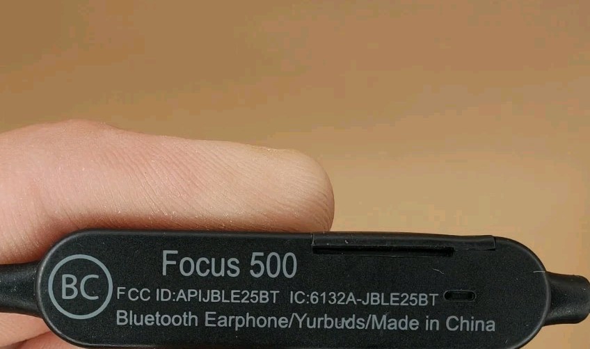 Yurbuds Focus 500 Bluetooth Earphones Black Tested Working Charges No Cable