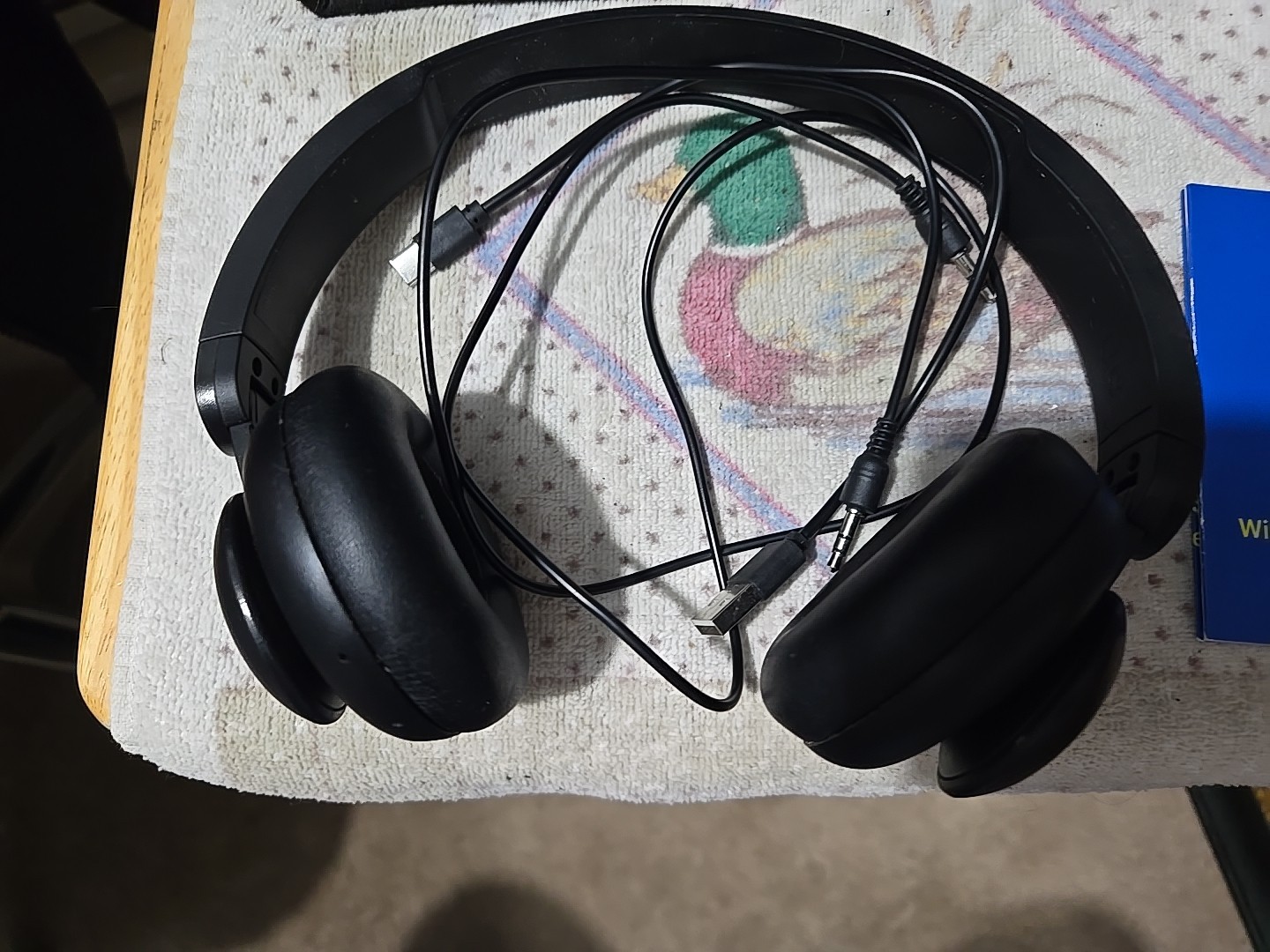 ONN Wireless On-Ear Head Phones Used With Booklet No Box