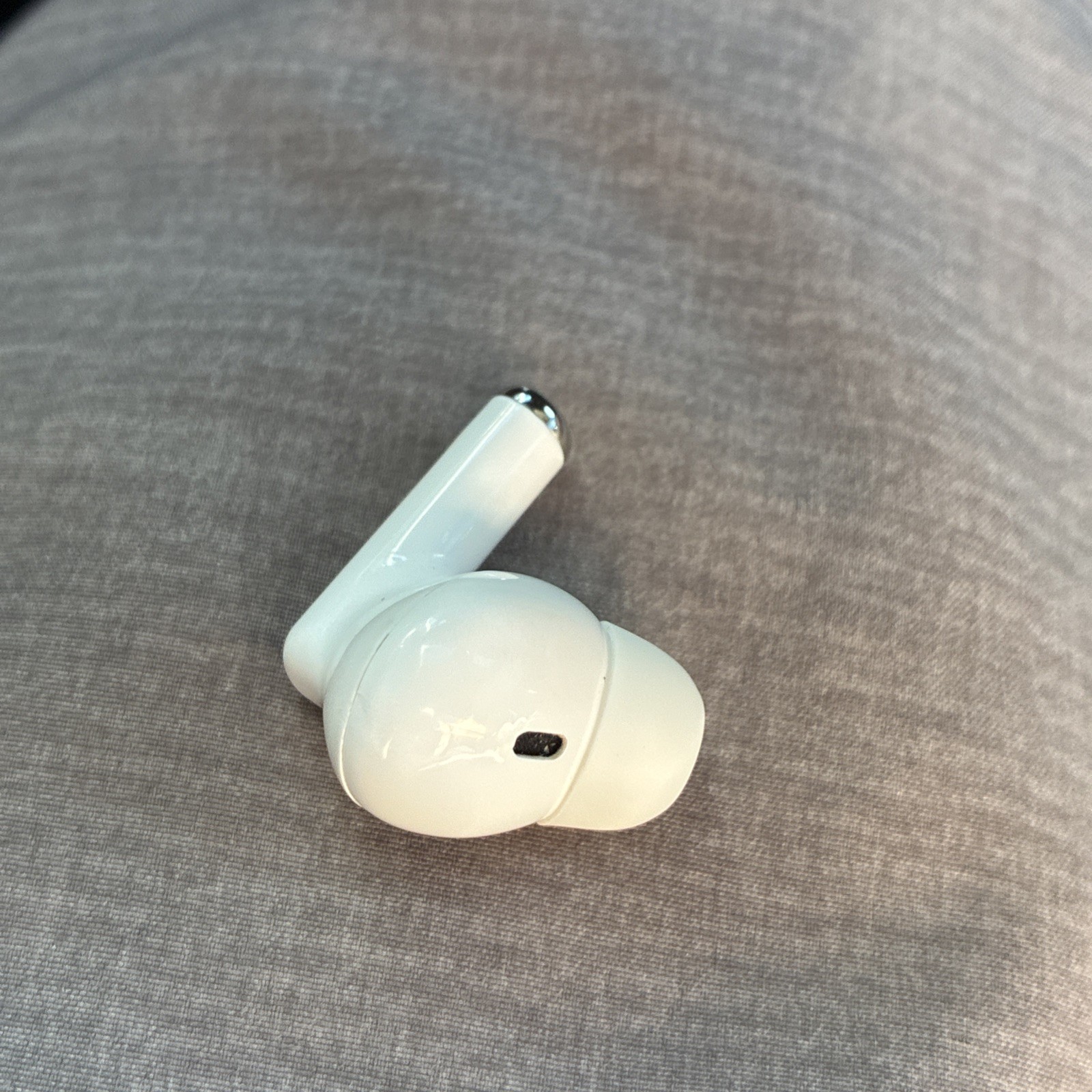 NEW Apple AirPods Pro 3 Original OEM Replacement Right Earbud Pod (A3063)