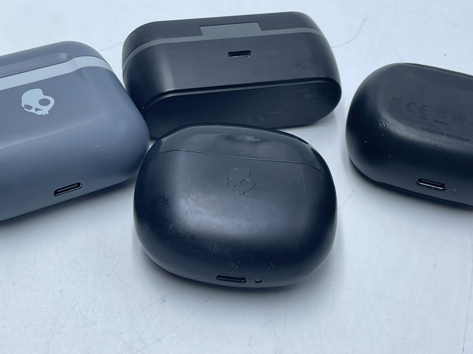 LOT of 4 Assorted Models Skullcandy – Tested working (C-63)