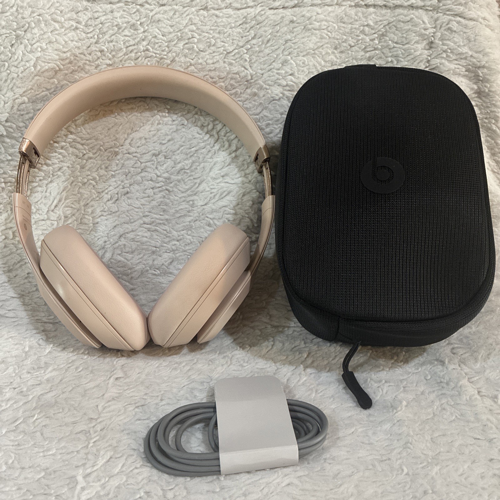 Beats Studio Pro x Kim Kardashian Bluetooth Noise Cancelling Headphones – Moon