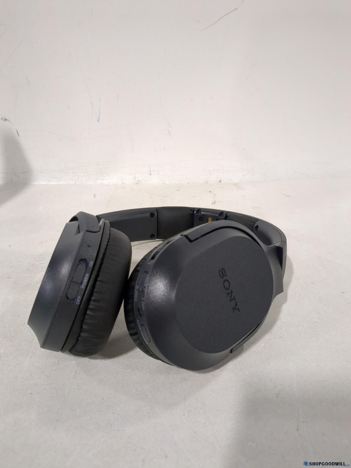 Sony WHRF400 RF BLACK Wireless Noise Reducing Home Theater Headphones. See Desc.