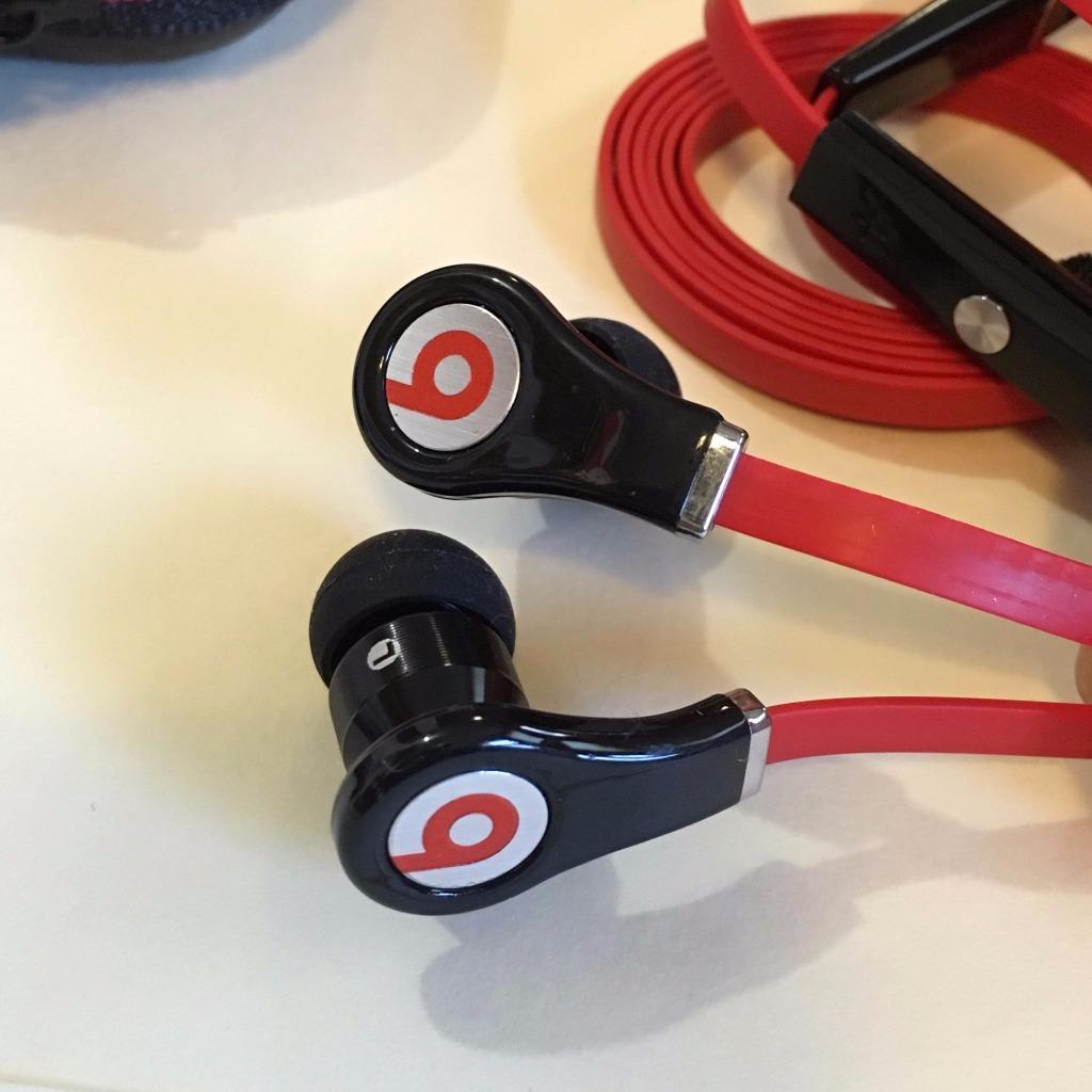Beats by Dr .Dre Tour In-Ear Headphones with Remote & Mic for iPhone5/6/7 Red