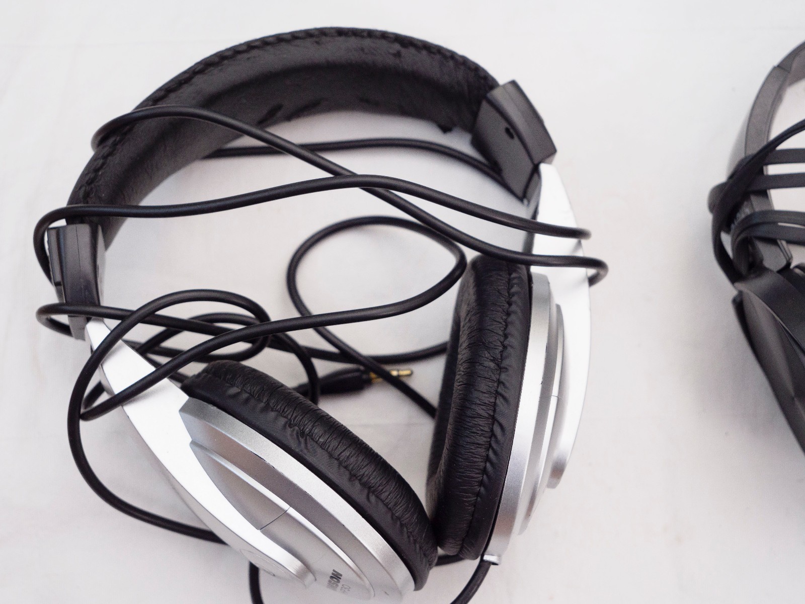 Lot of 6 Mixed Assorted Headphones