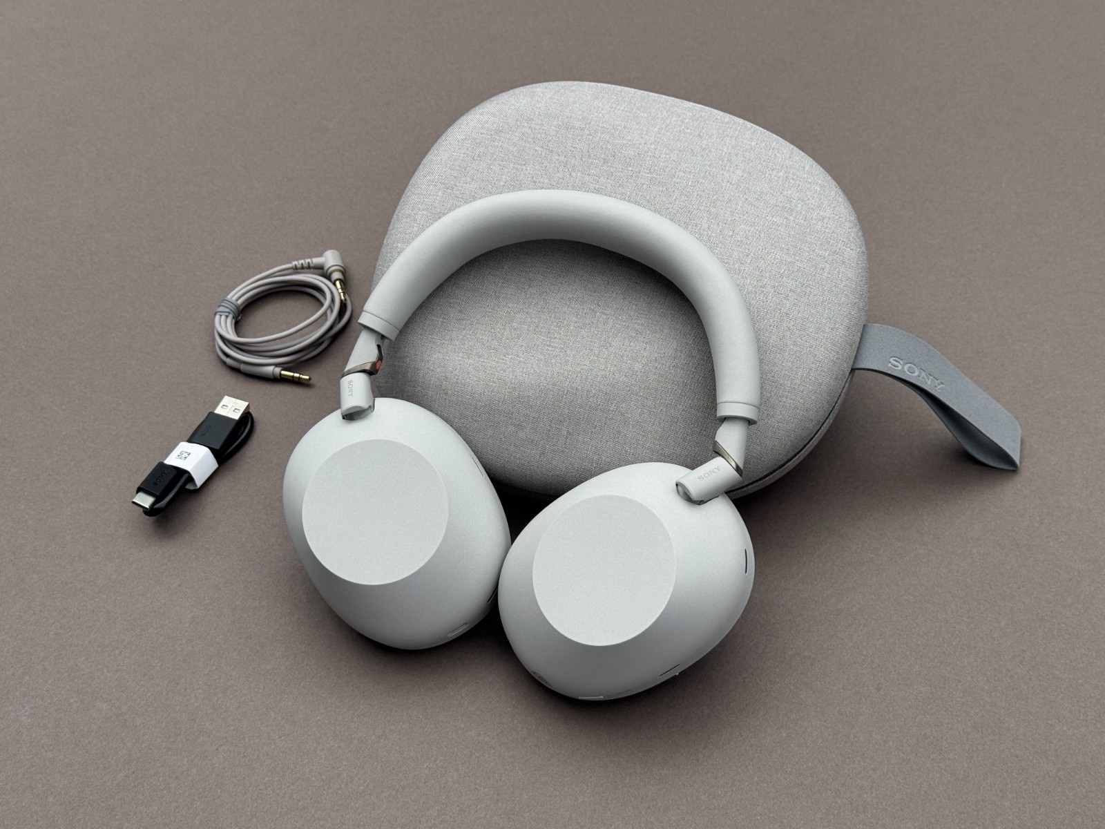 Sony WH-1000XM6 Wireless Noise Canceling Headphones with case – Silver #OB