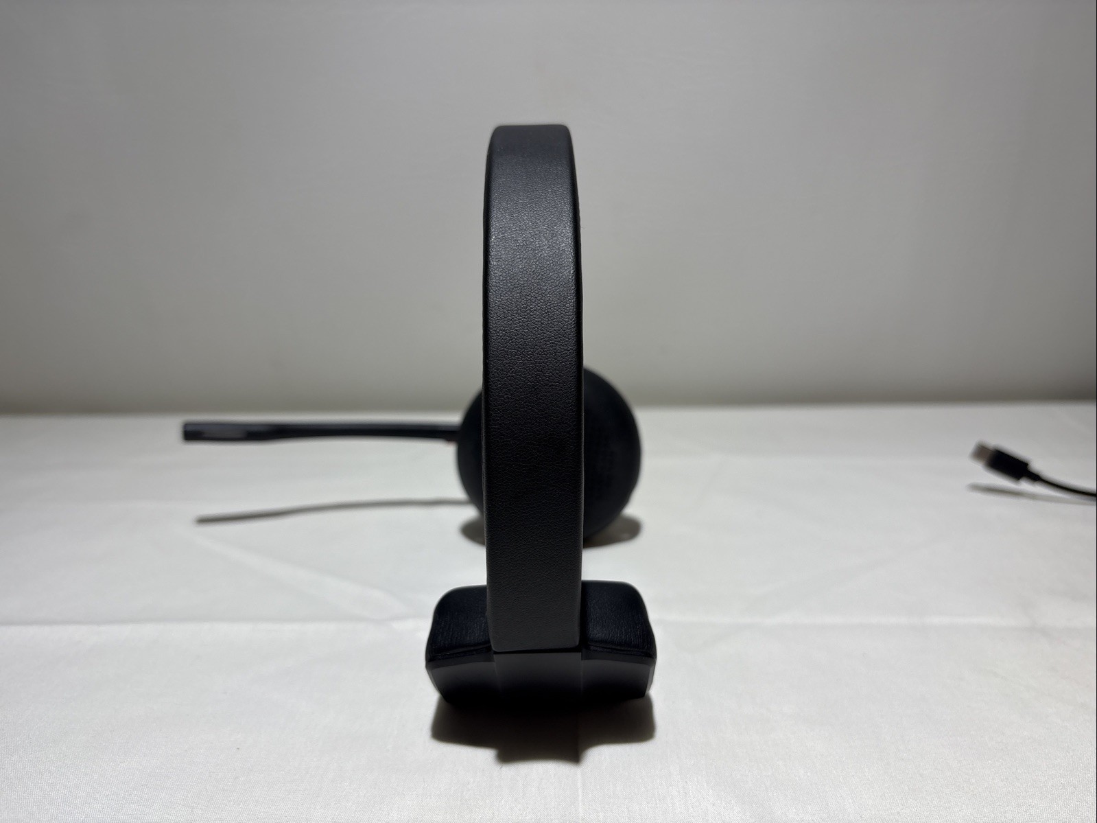 Plantronics by Poly Voyager 4310 UC Wireless Headset