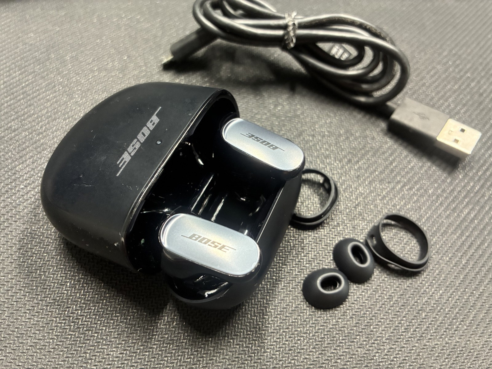 Bose QuietComfort Earbuds II Noise-Cancelling Earbuds Black/Gray – Excellent