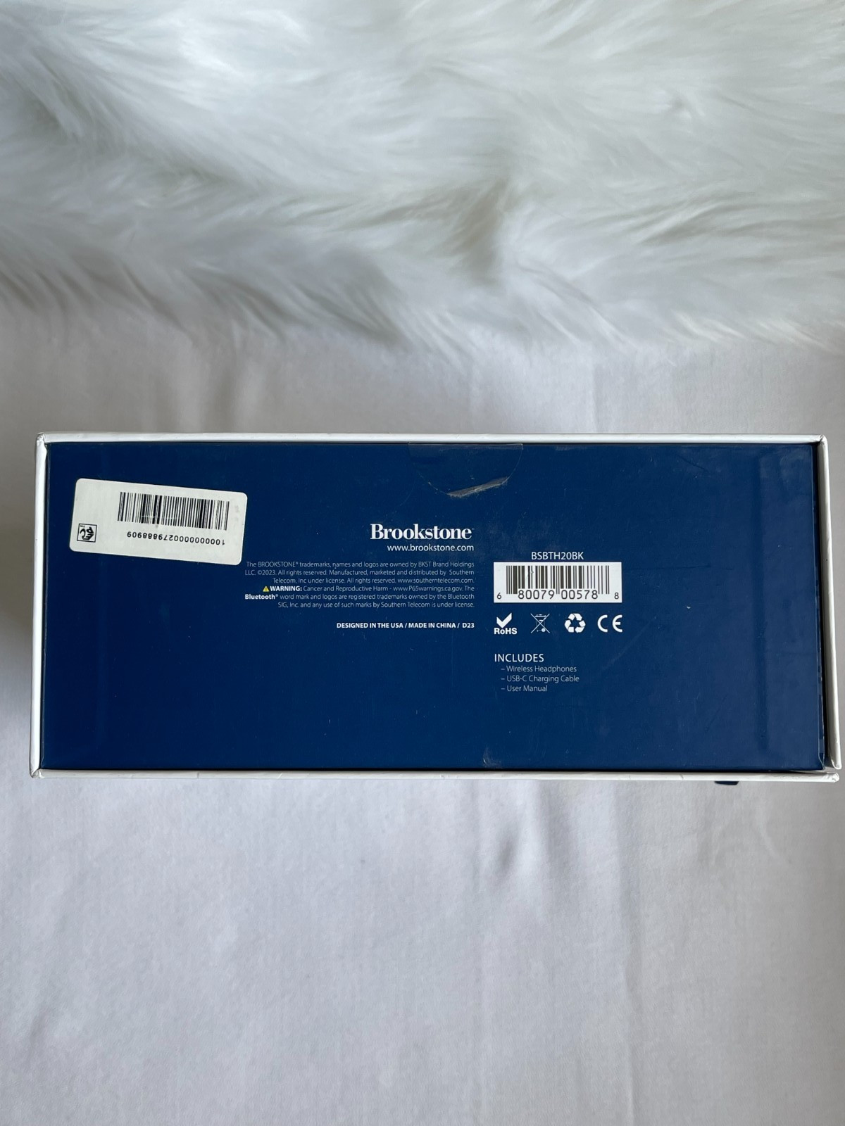 NIB Brookstone Sleek Wireless Bluetooth Noise Isolating Headphones Quick Charge