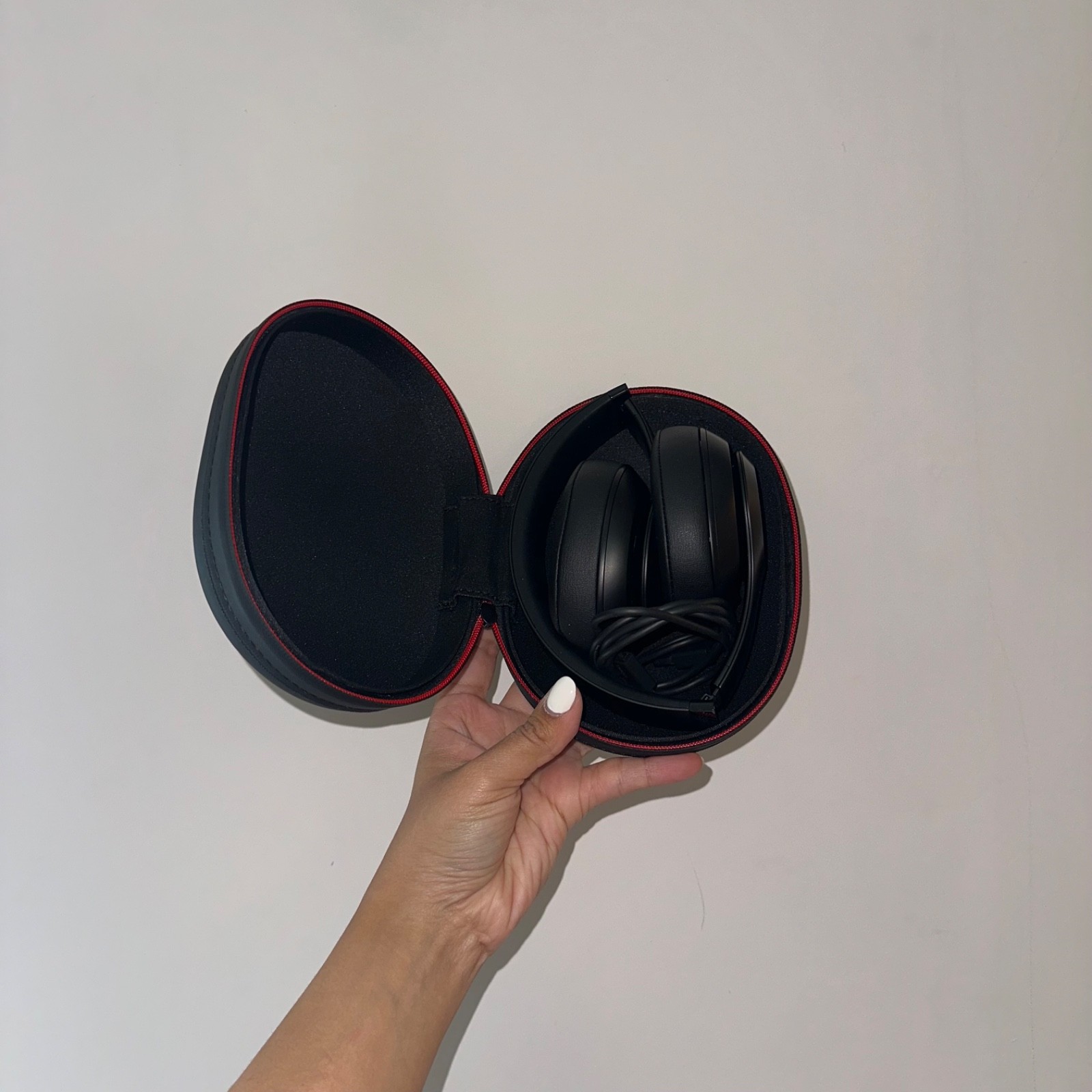 Beats by Dr. Dre Studio3 Over the Ear Wireless Headphones – Black