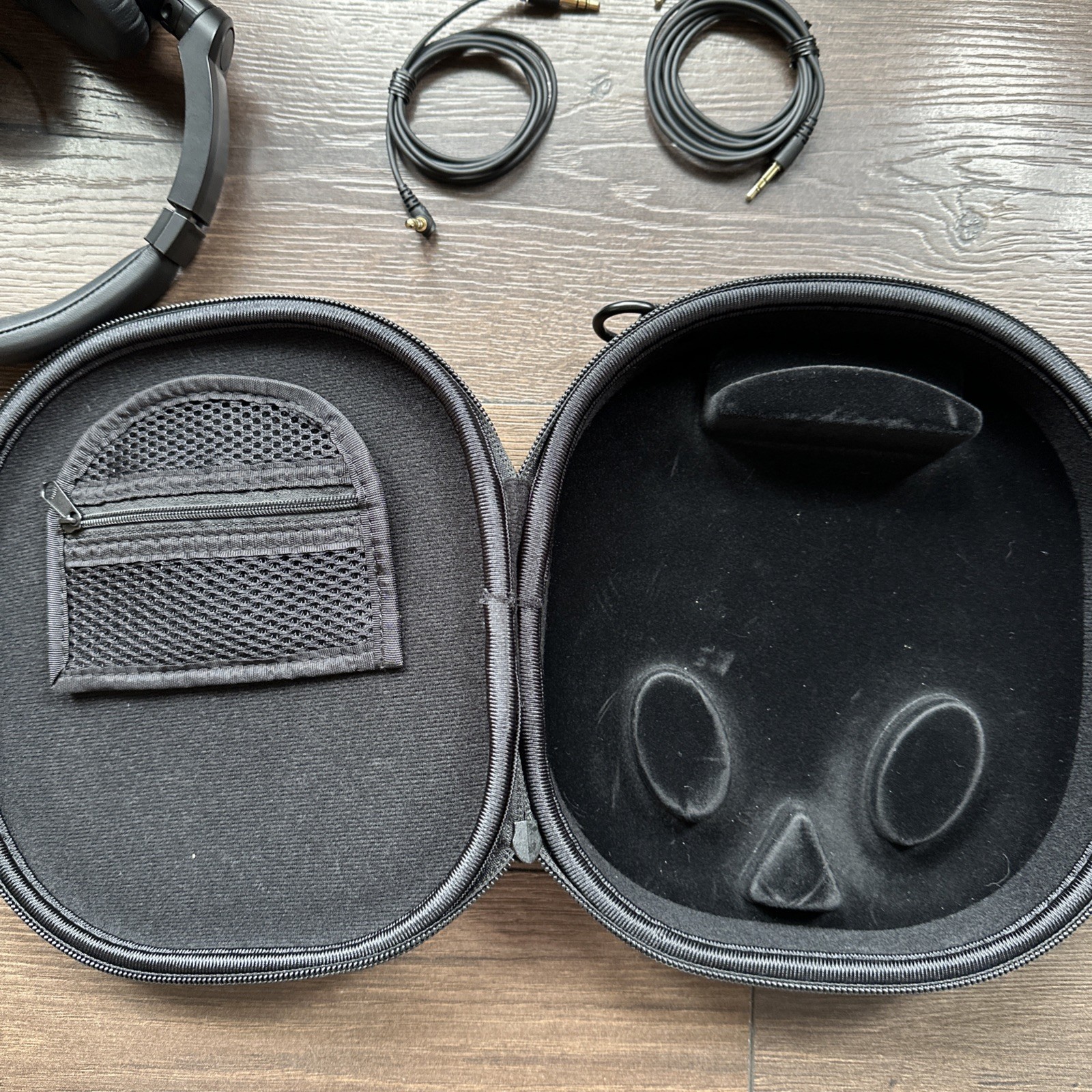 Audio Technica Active Noise Cancelling Headphones ATH-ANC7b