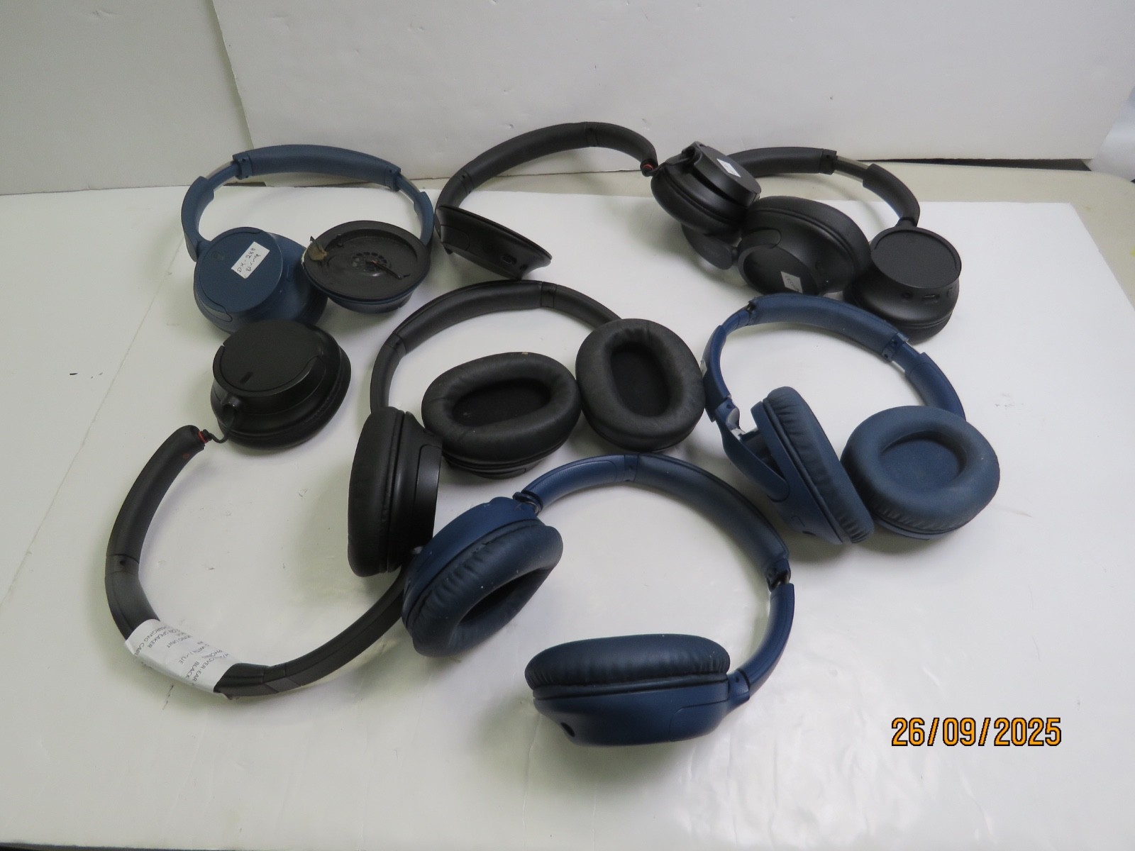ASSORTED SONY WIRELESS OVER EARS (LOT OF 15) [13]