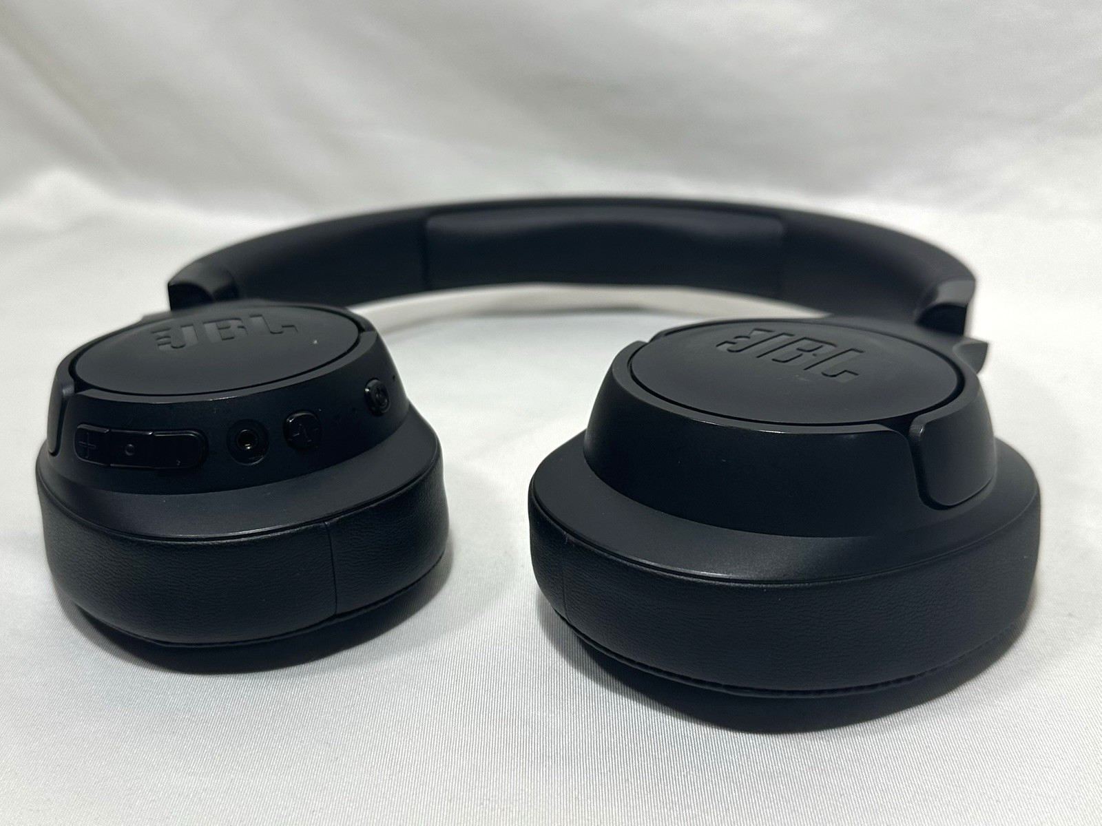 JBL Tune 760NC, Wireless Over-Ear NC Headphones (Used)