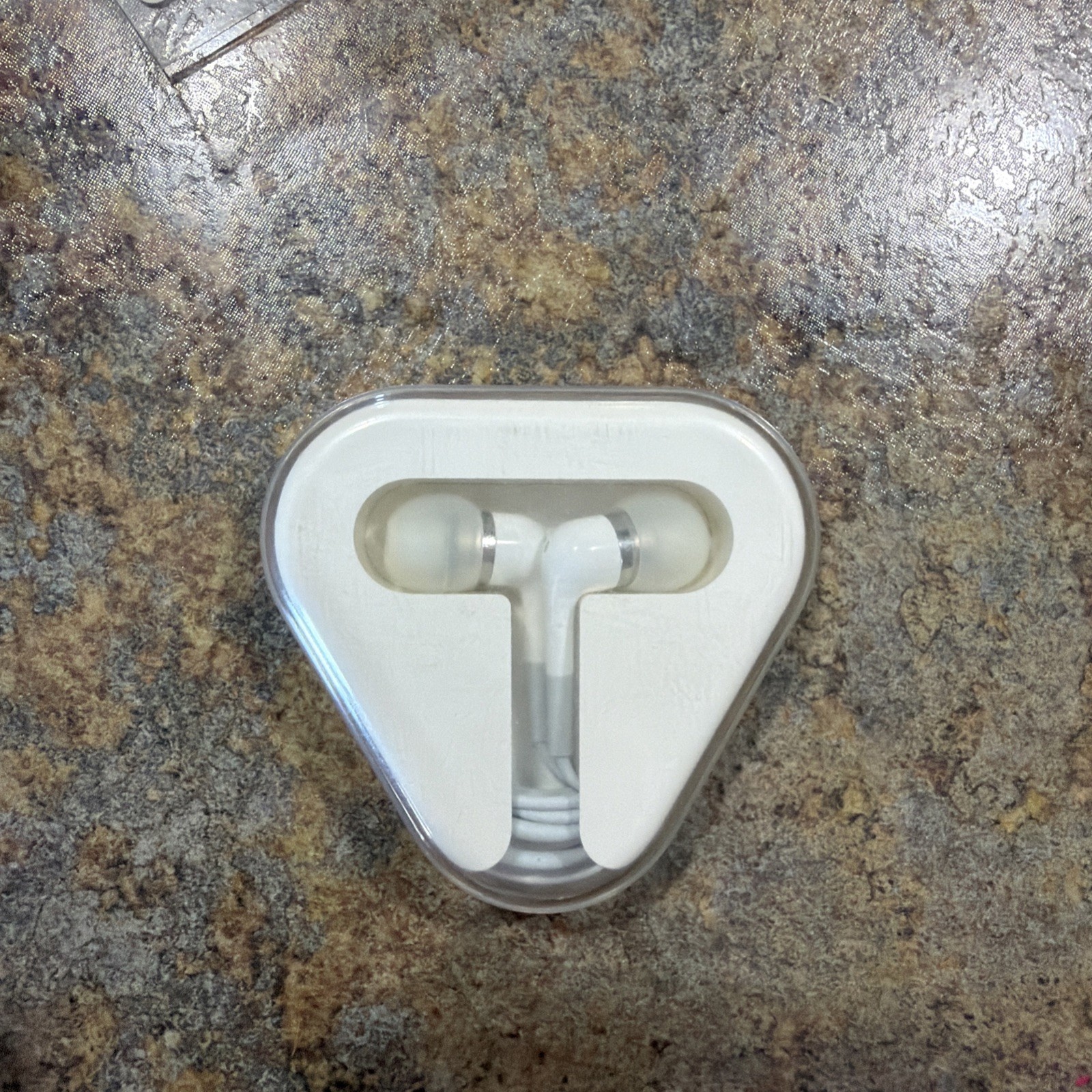 Apple Binaural In-Ear Headset Earbud Headphones Remote and Mic (MA850G/A)