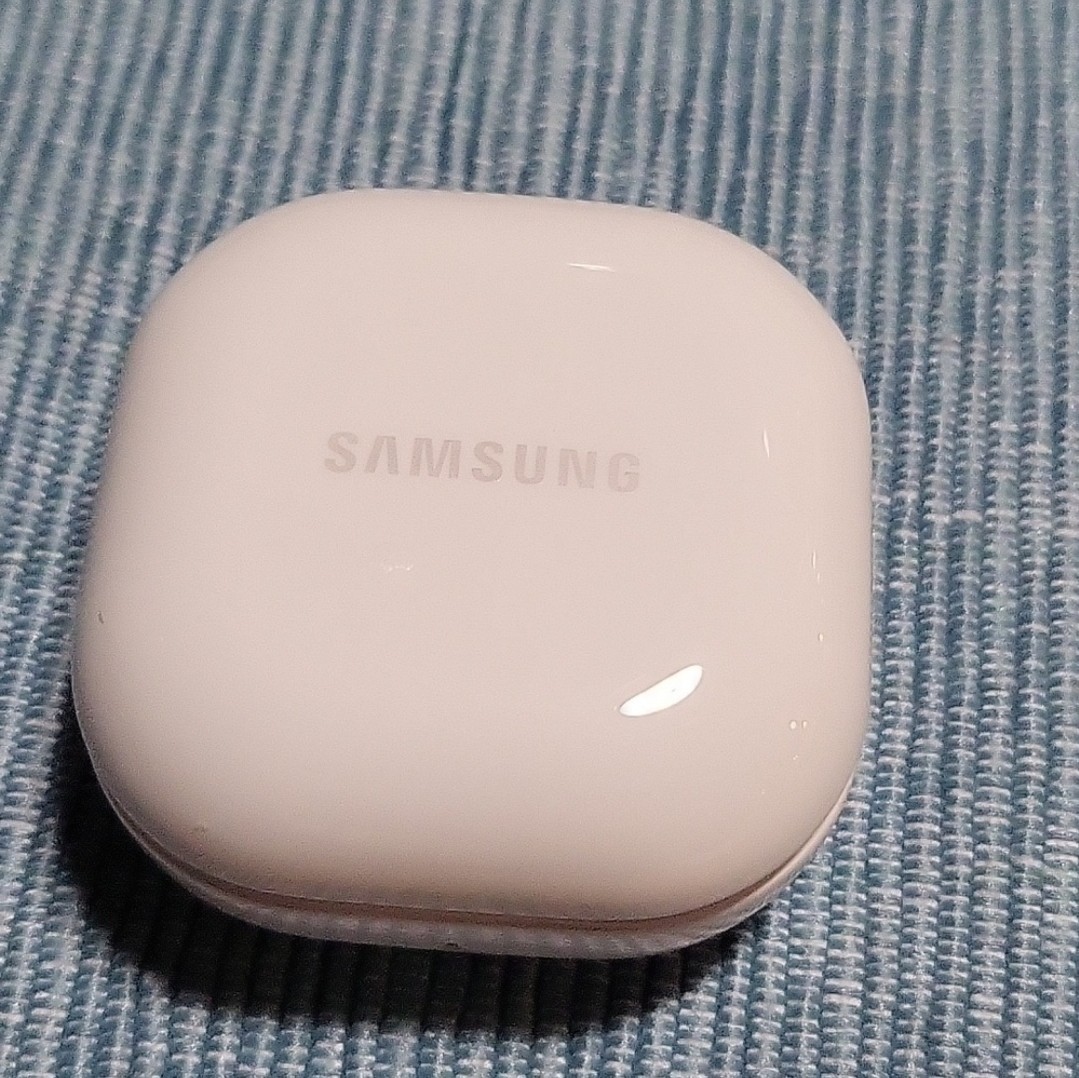 Samsung Galaxy Buds 2 *See description