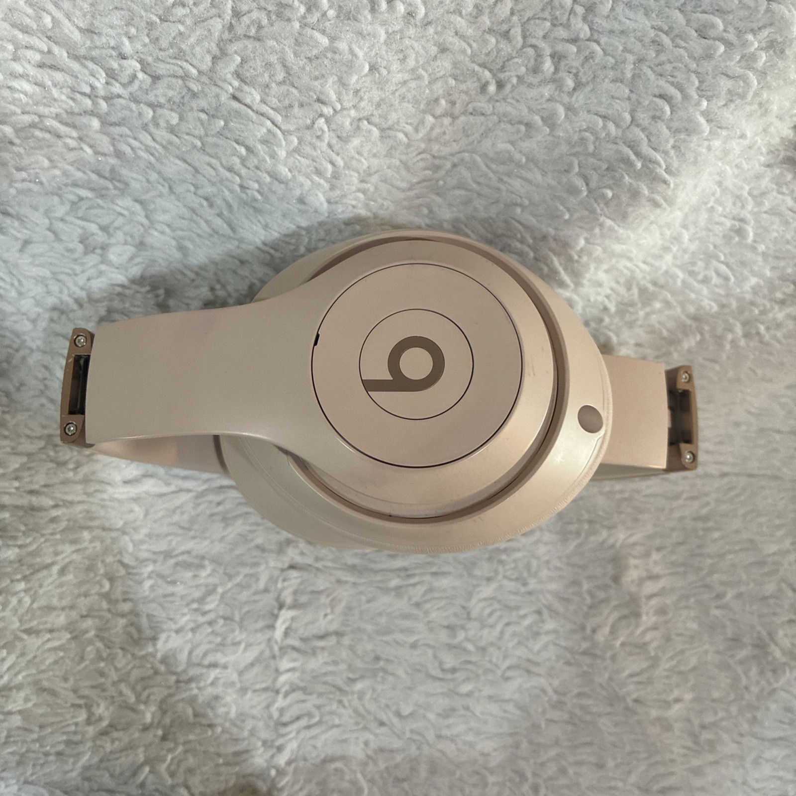 Beats Studio Pro x Kim Kardashian Bluetooth Noise Cancelling Headphones – Moon