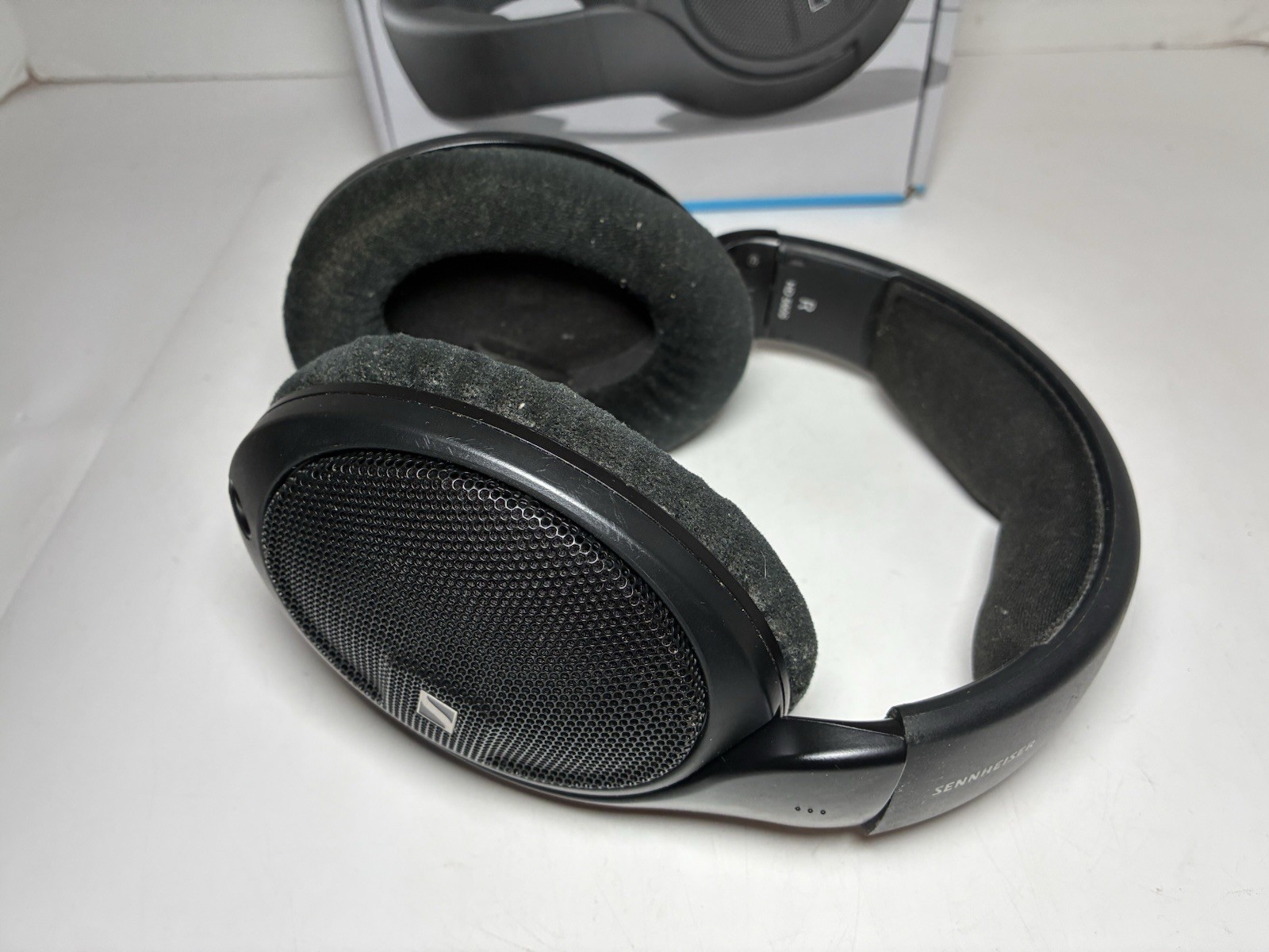Sennheiser HD 560S Audiophile Headphones Over-The-Ear – Free shipping