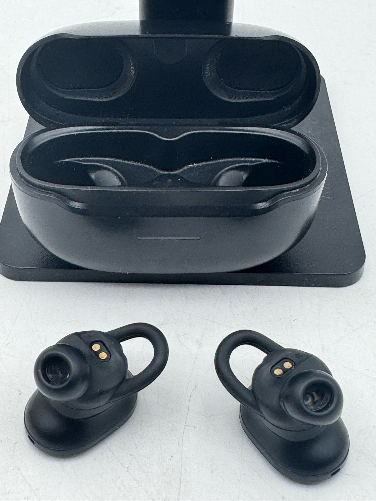 (BROKEN) JBL Endurance Race TWS Waterproof Sport Earbuds IP67 Bass Black