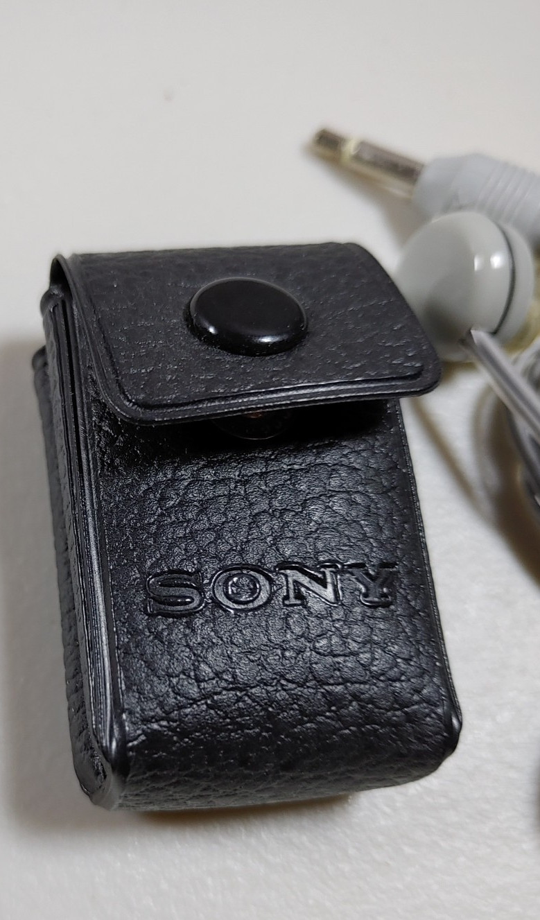 Vtg SONY ME-20s Piezo-Electric Crystal Mono In-Ear Earpiece Original Vinyl Case