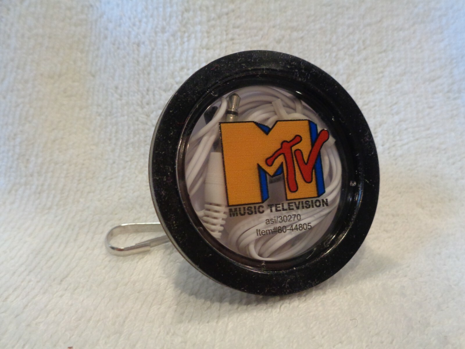 MTV Earbud Keychain Holder Headphone Pod White Plastic 3mm Jack Accessories NEW